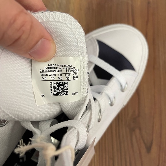 Converse All Star Chuck Taylor size 7.5 (women’s), 5.5 (men’s) UNC - Picture 5 of 7